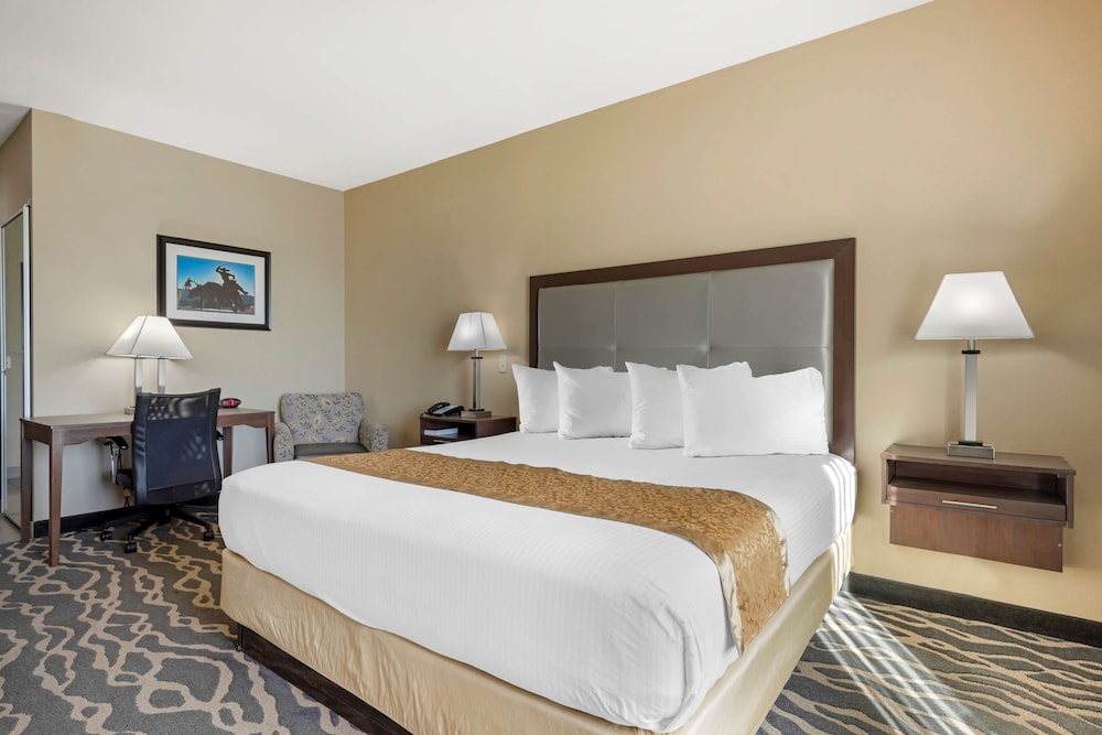Suite, 1 King Bed, Non Smoking, Kitchenette photo 2