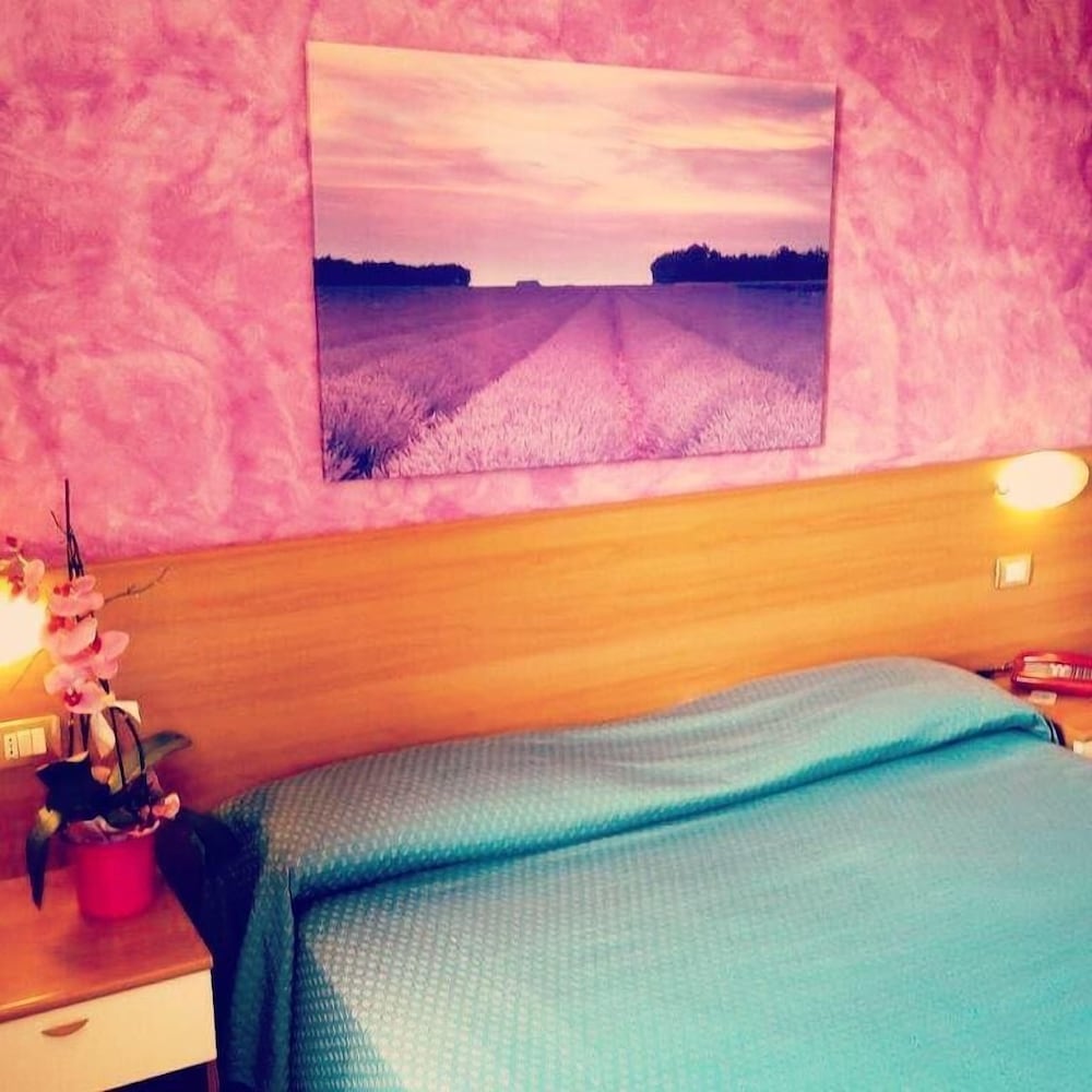 Double or Twin Room - Photo 2