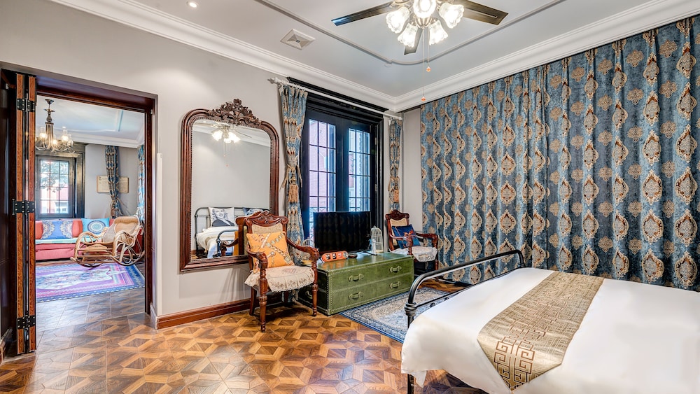 Deluxe Suite (Mainland-Chinese Citizen Only) photo 2
