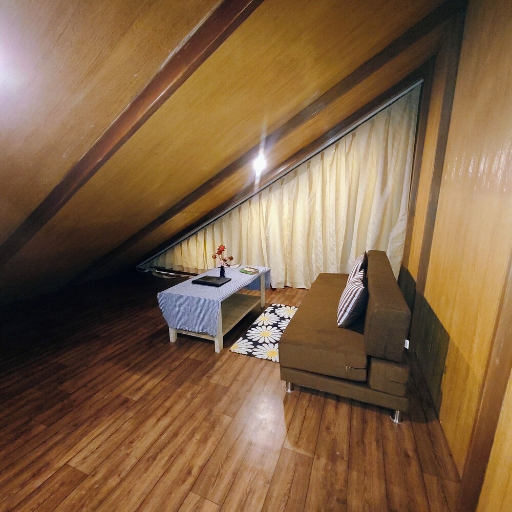 Deluxe Twin Room - Photo 9