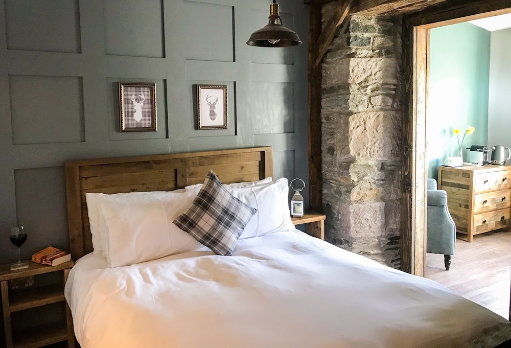 Double Room, 1 King Bed (Ben Arthur) photo 1