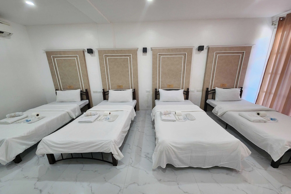 Shared Dormitory, Women only