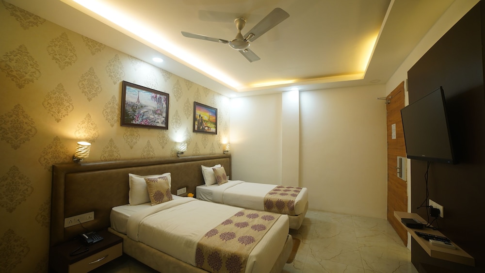 Deluxe Room - Photo 3