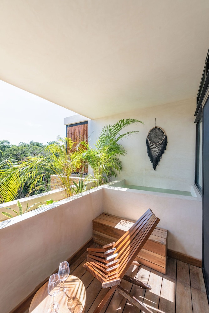 Panoramic Penthouse - Photo 11