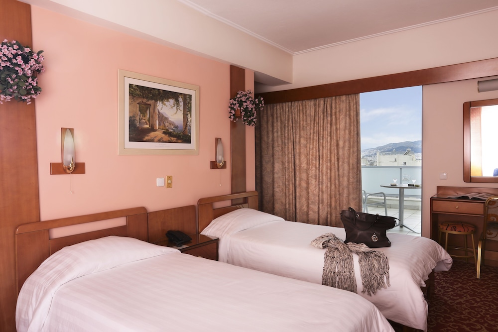 Deluxe Double or Twin Room, Balcony photo 3