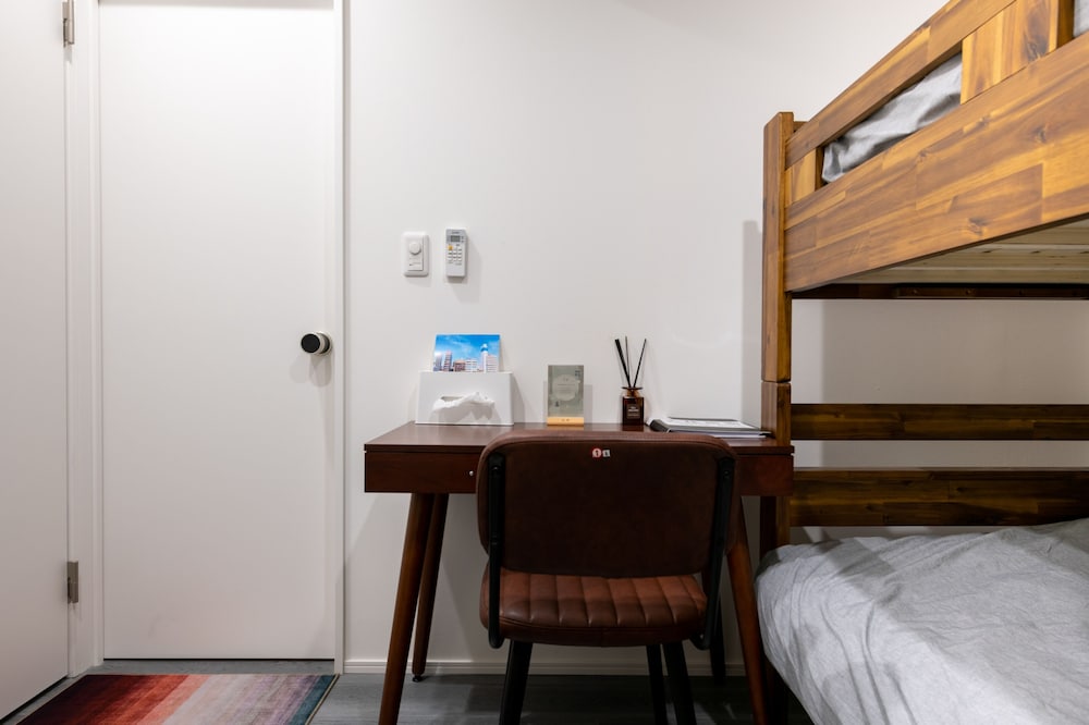 Basic Double Room (402) photo 2