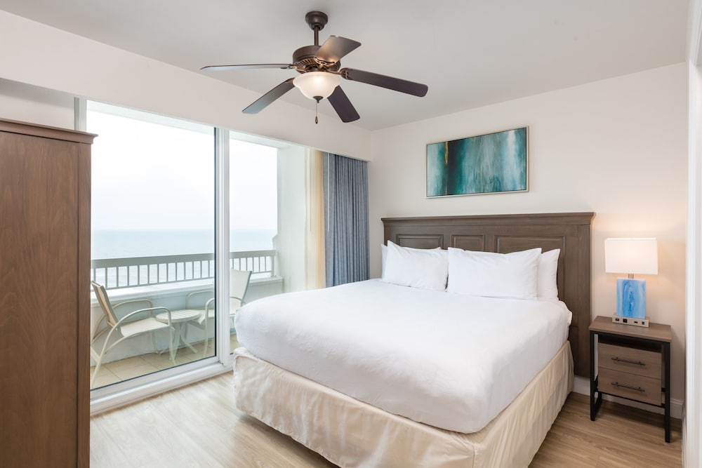 Room, 1 King Bed, Oceanfront (Coastal View) photo 3