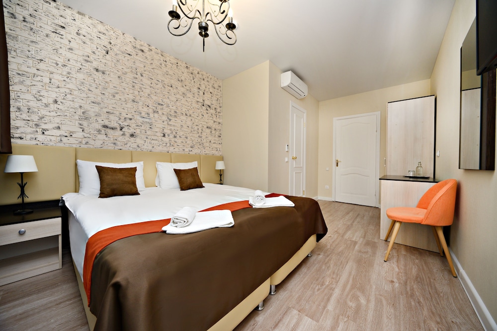 Standard Double Room, City View