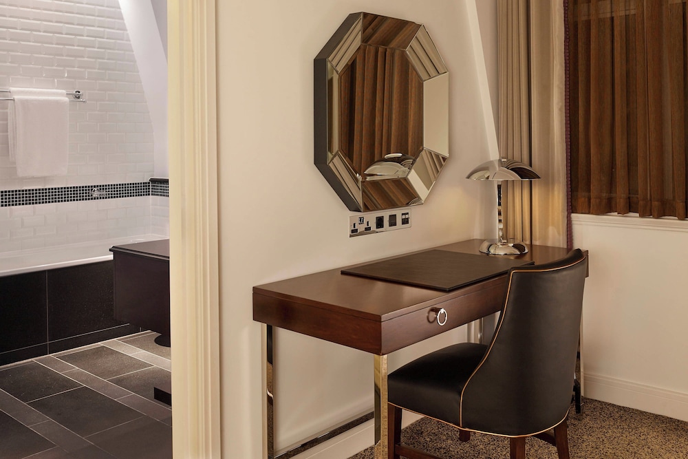 Club Suite, 1 Bedroom photo 2