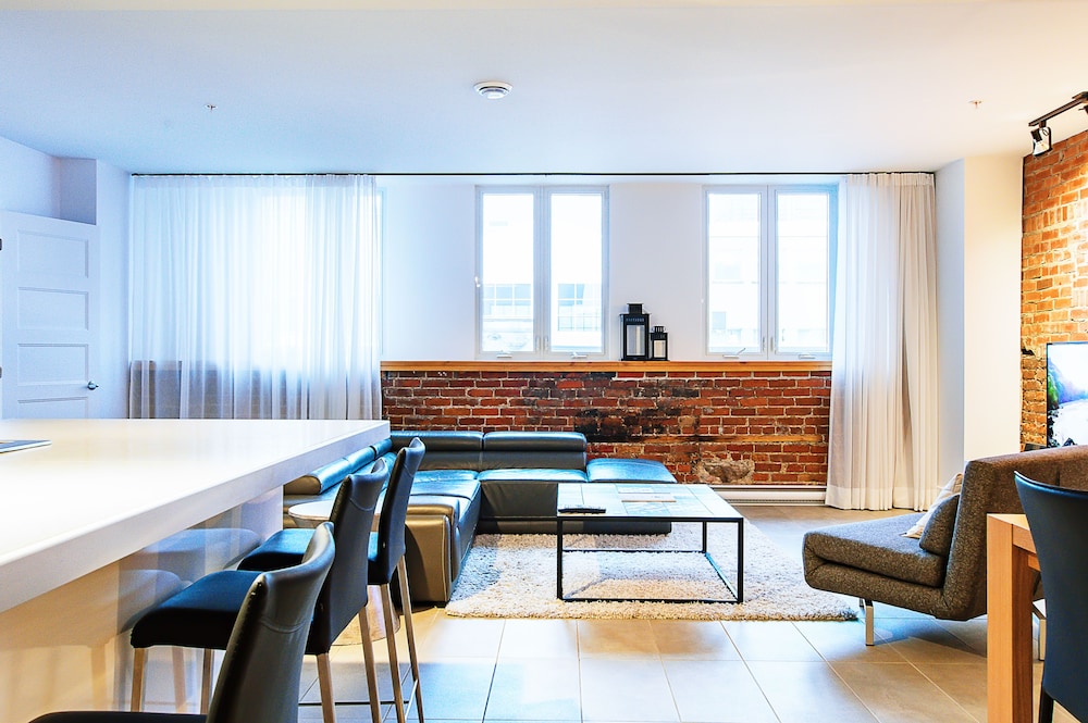 Penthouse, 2 Bedrooms (401)
