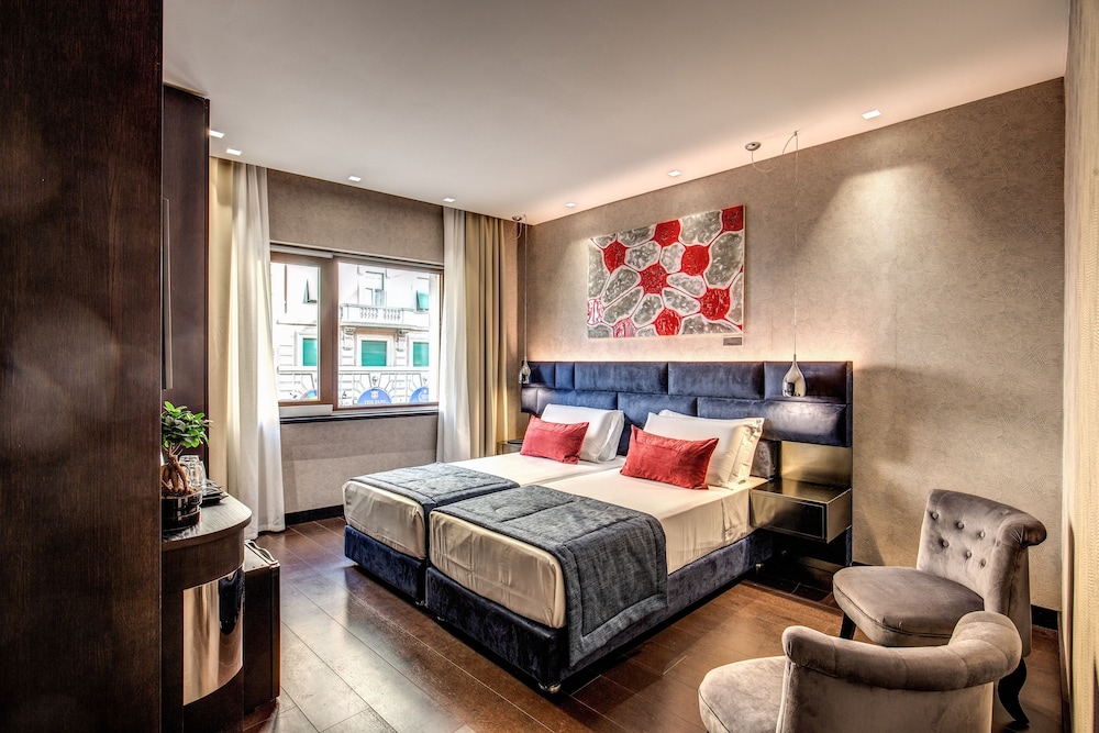 Deluxe Triple Room, City View photo 1