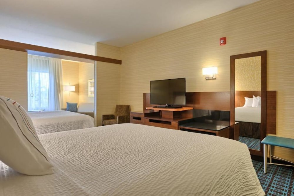 Studio, 2 Queen Beds (Mobility/Hearing Accessible, Tub)