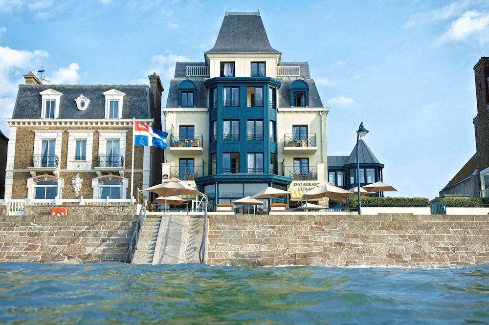 Superior Room, 2 Twin Beds, Sea View - Photo 2