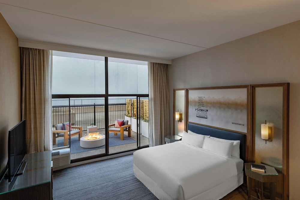 Deluxe Room, 1 King Bed, Terrace - Photo 1