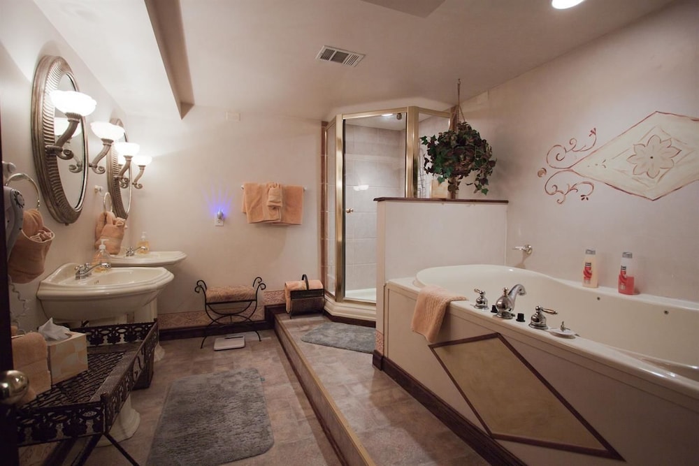 Library/Wedding Suite photo 3