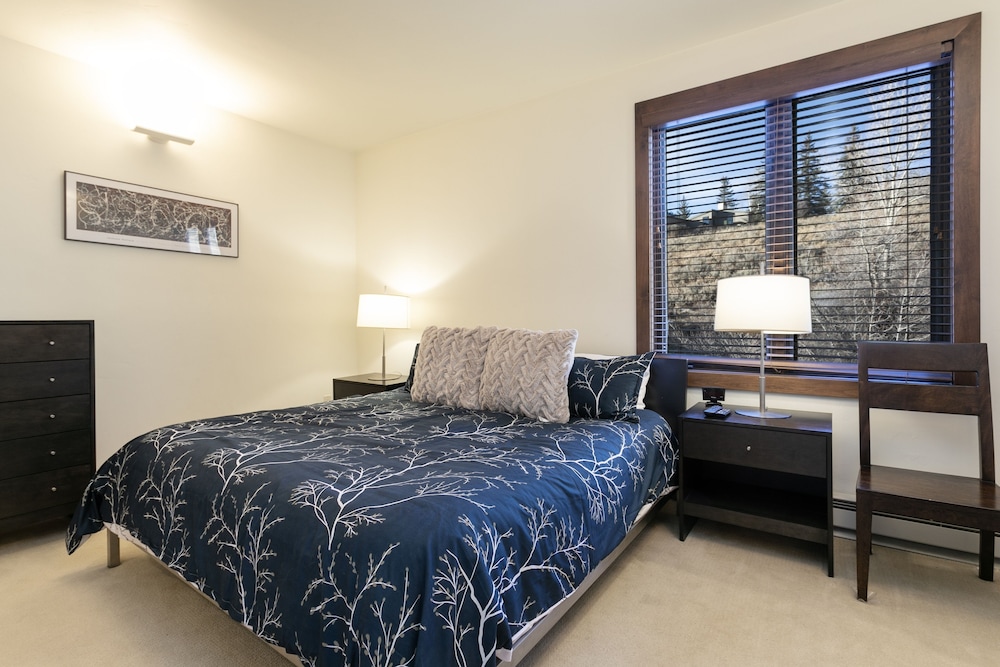 Condo, 2 Bedrooms