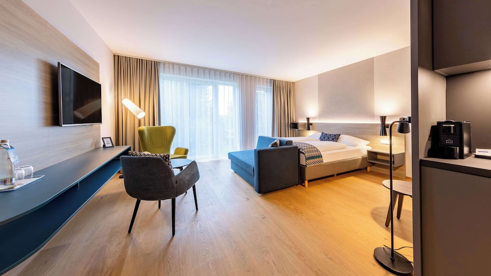 Deluxe Room, 1 Queen Bed, Air conditioning, Annex Building (with Sofabed)