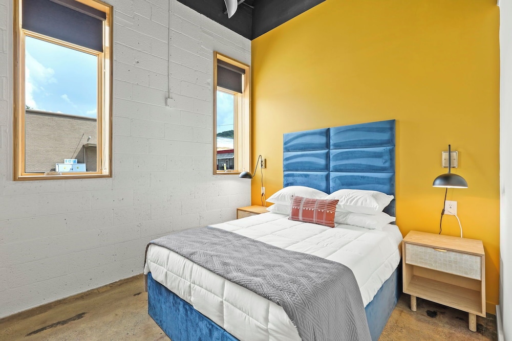 Deluxe Suite photo 1