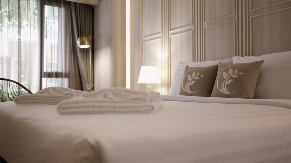 Nares Deluxe King Room photo 2