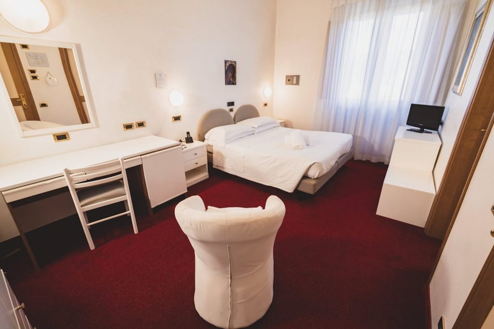 Standard Room, 1 Double Bed - Photo 3