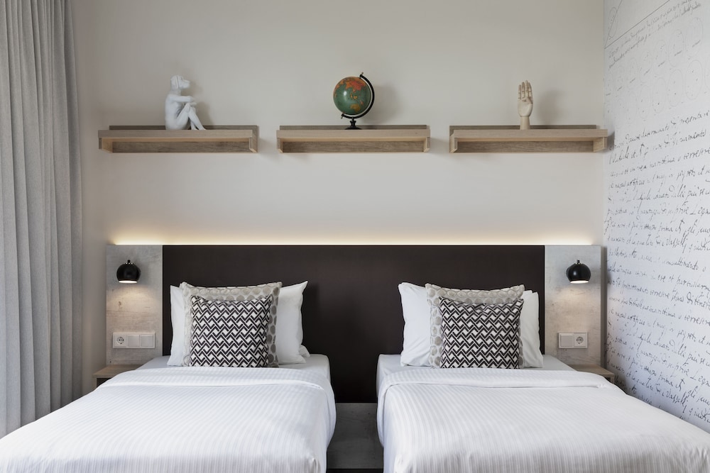 Superior Apartment (King Bed) - Photo 3