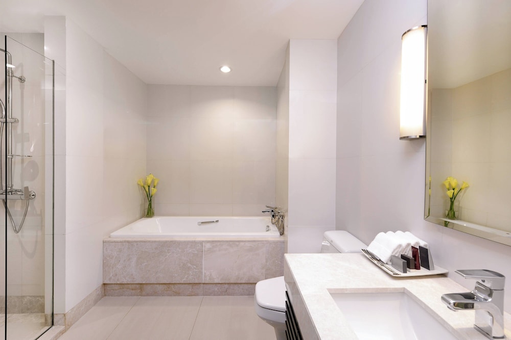 Deluxe Suite, 2 Bedrooms, City View photo 2