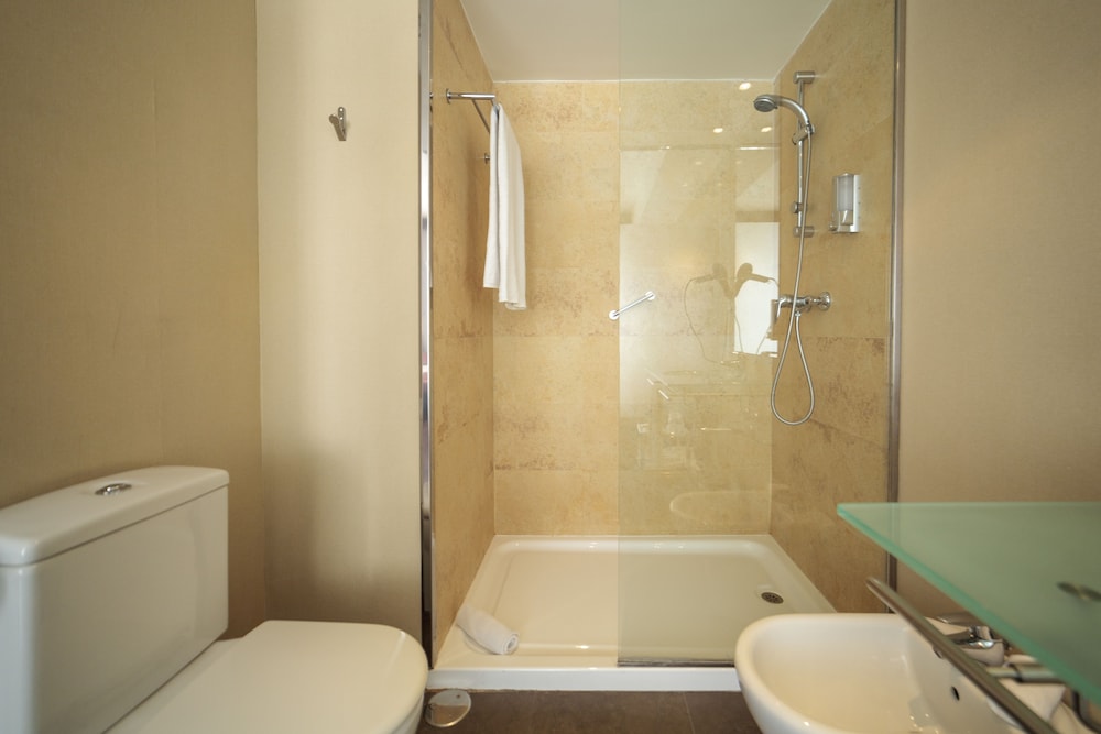 Double or Twin Room (Oferta Desayuno 2 pax) - Photo 10
