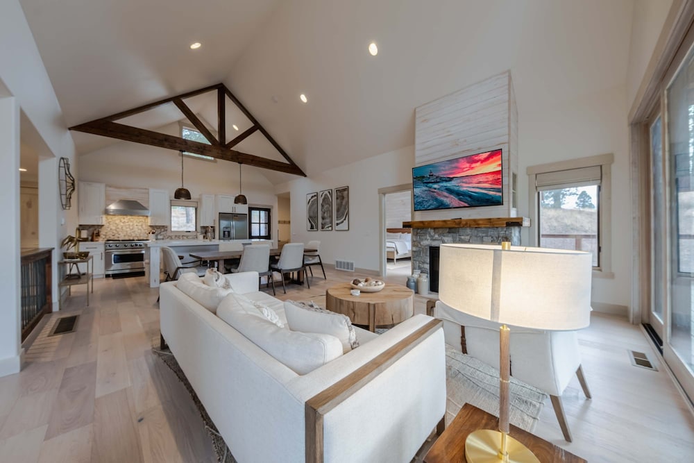 House, Multiple Beds, Hot Tub, Mountain View (Wilderness Club Haven)