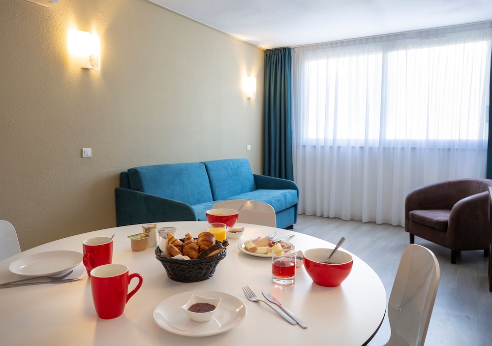 Standard Apartment - Photo 9