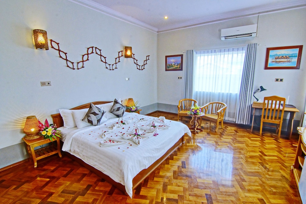 Deluxe Double or Twin Room photo 2