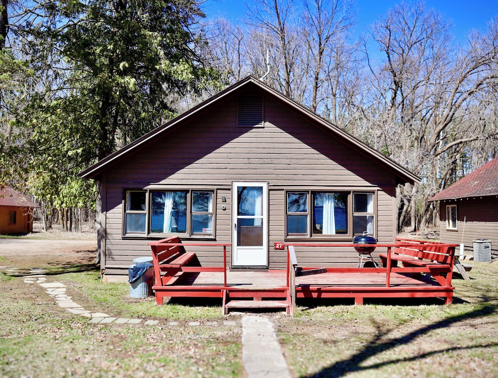 Four Bedroom Cabin with Kitchen photo 2