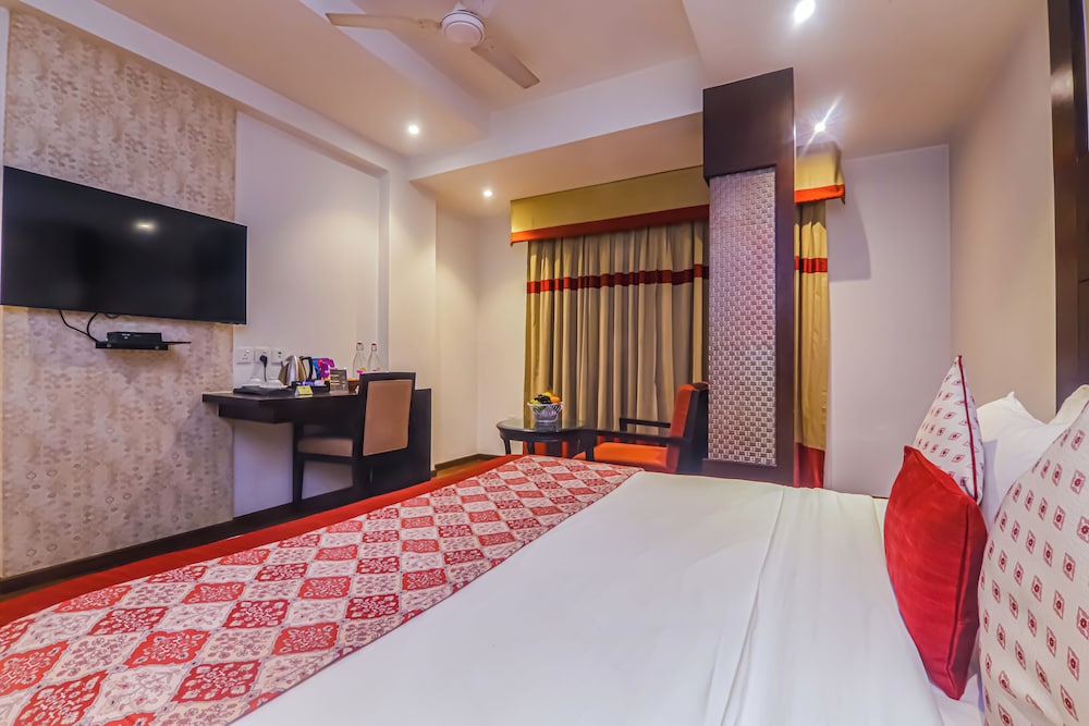 Deluxe Room - Photo 12
