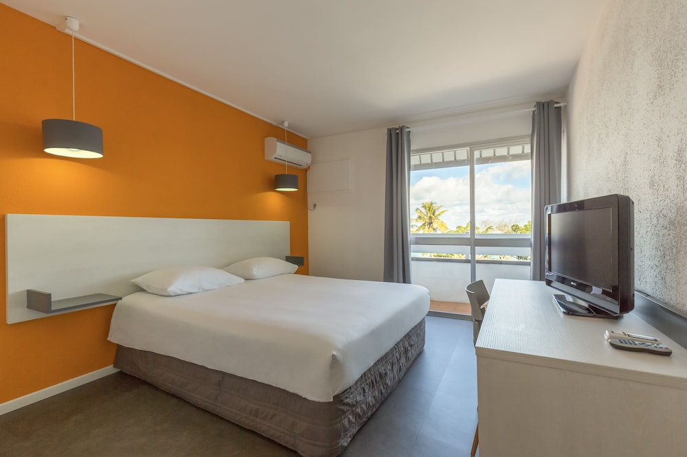 Budget Double Room located outside Nouvata resort - 5 min walk from Reception photo 3