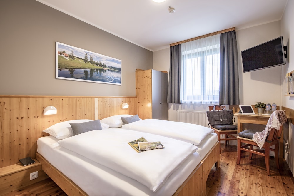 Standard Double or Twin Room - Photo 4