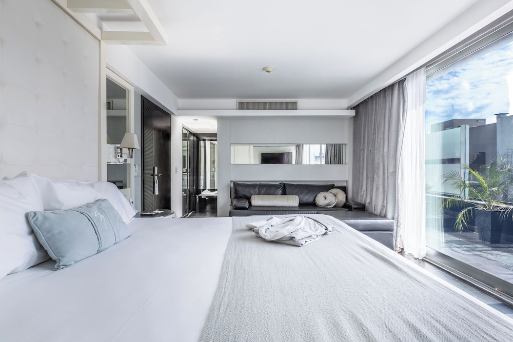 Luxury Suite