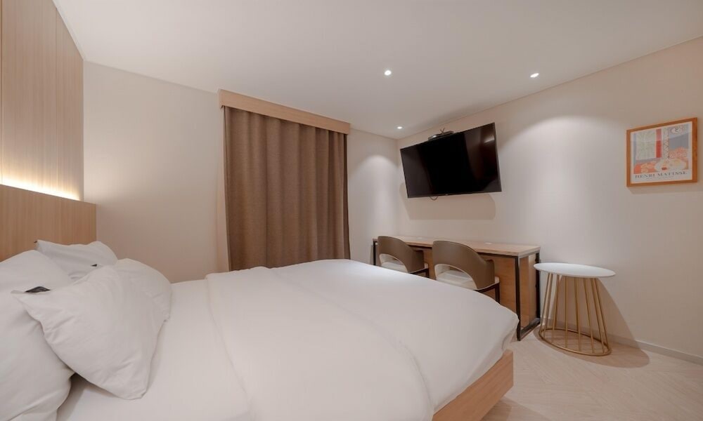 Standard Double Room - Photo 5