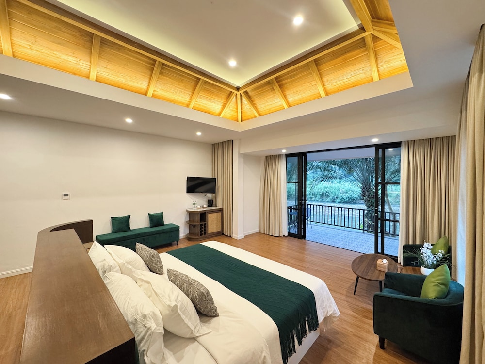 Junior Suite, Lanai, River View photo 3