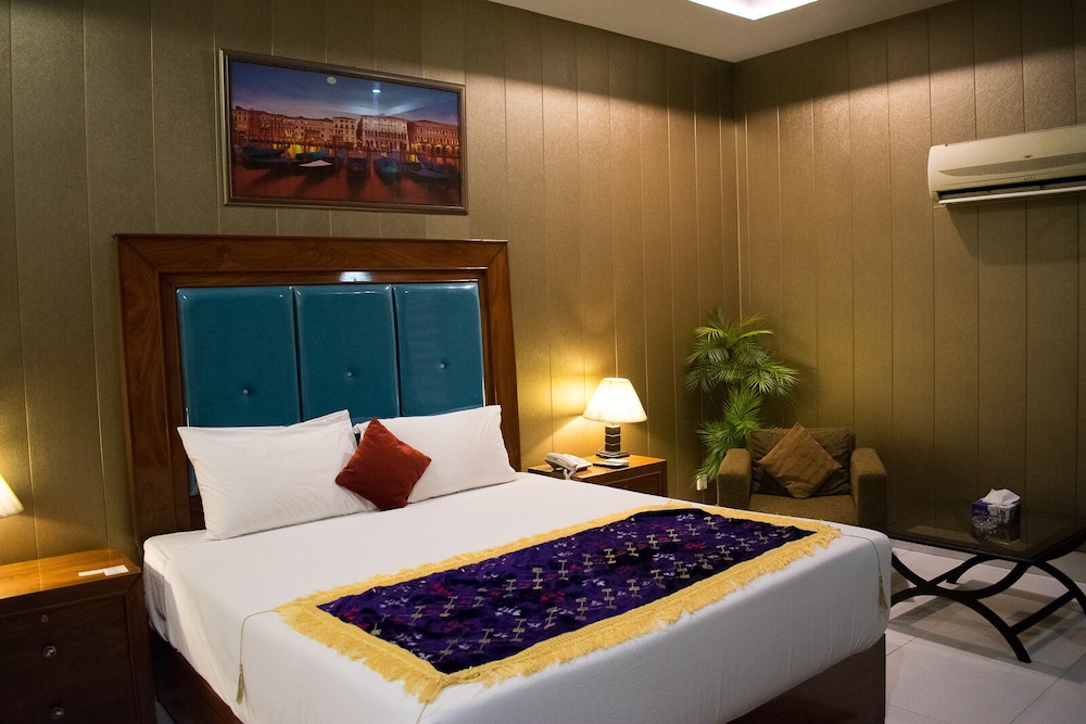 Deluxe Room - Photo 4