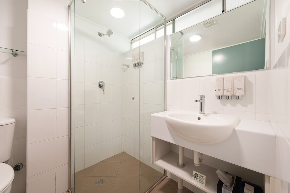 Family Suite, 1 Bedroom, Non Smoking, Kitchenette (Large Family Room) photo 3