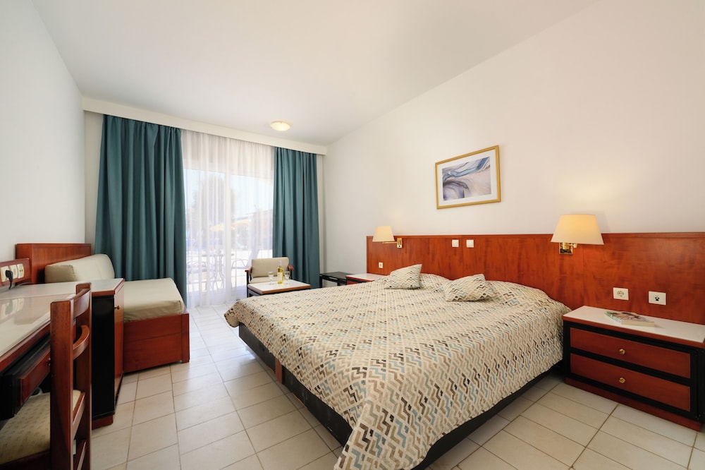 Standard Twin Room, Garden View