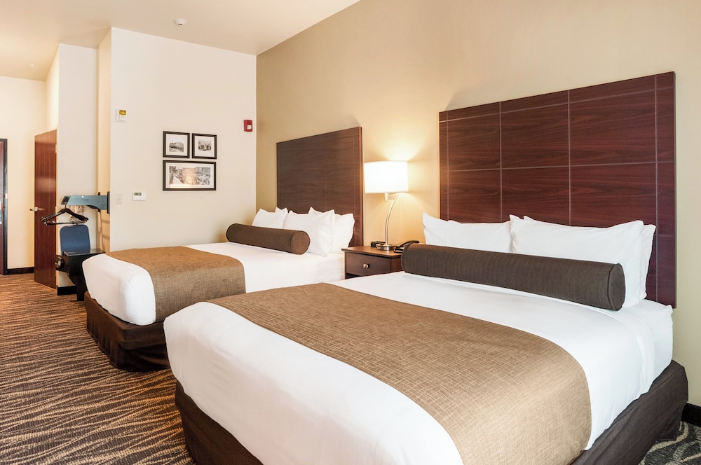 Accessible Room, 2 Queen Beds, Roll in Shower, Non Smoking photo 1