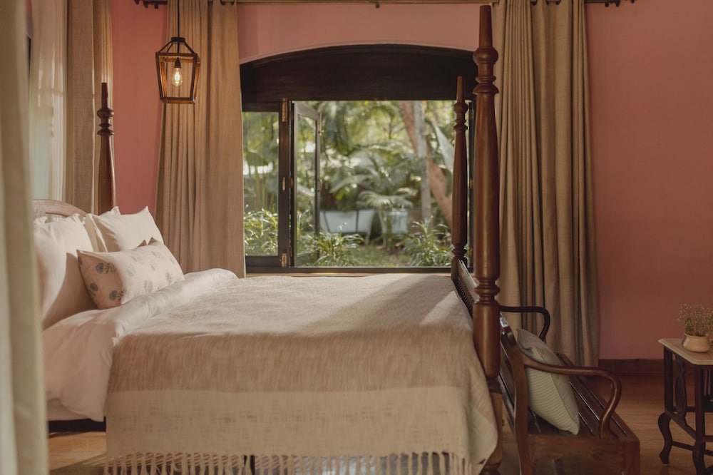 Mandovi Rooms
