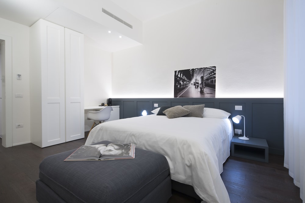 Room, 1 Bedroom (Suite Station)
