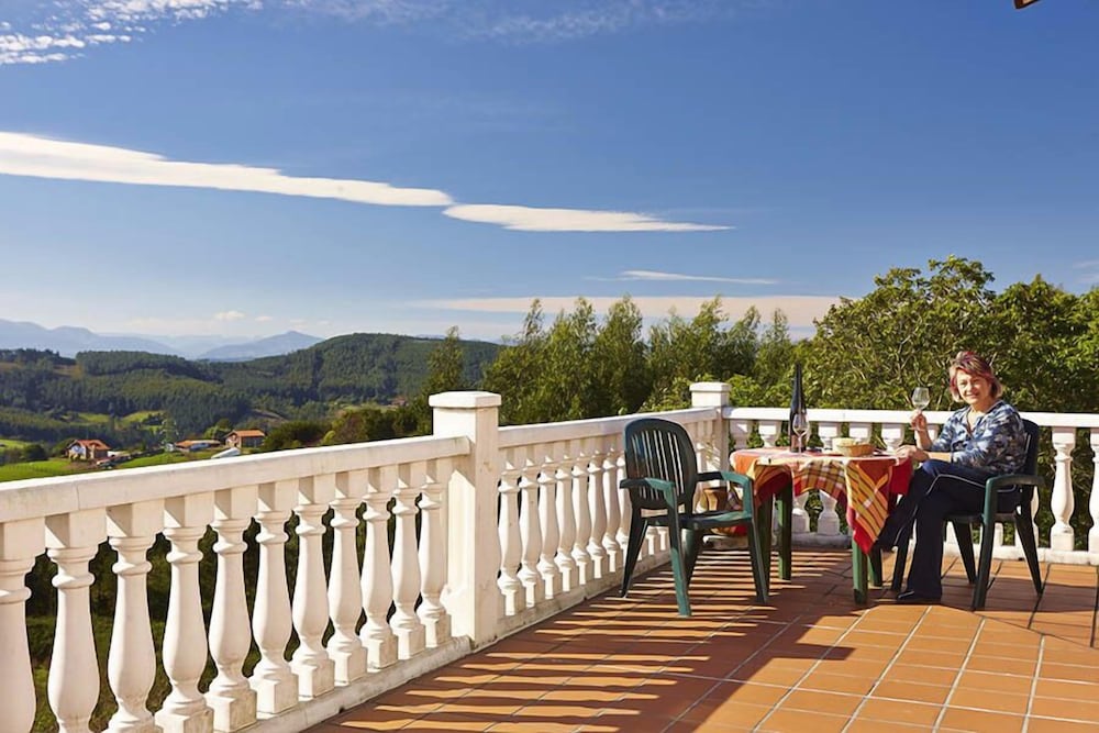 House, 3 Bedrooms, Mountain View