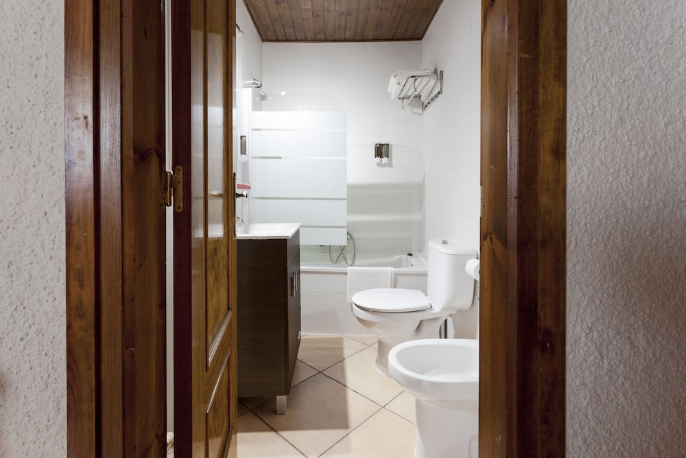Superior Double Room, 1 Bedroom, Courtyard View photo 2