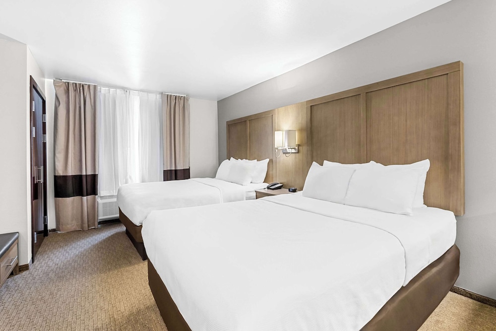 Suite, 1 King Bed with Sofa bed, Non Smoking photo 3