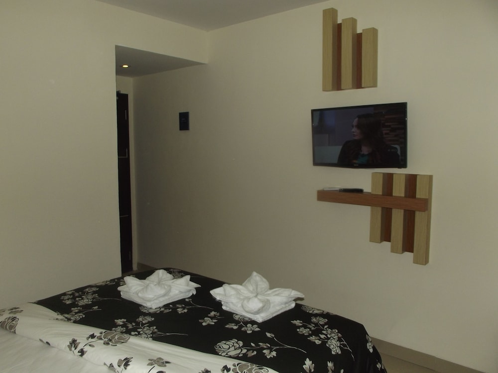 Standard Double or Twin Room, 1 Double or 2 Twin Beds photo 2