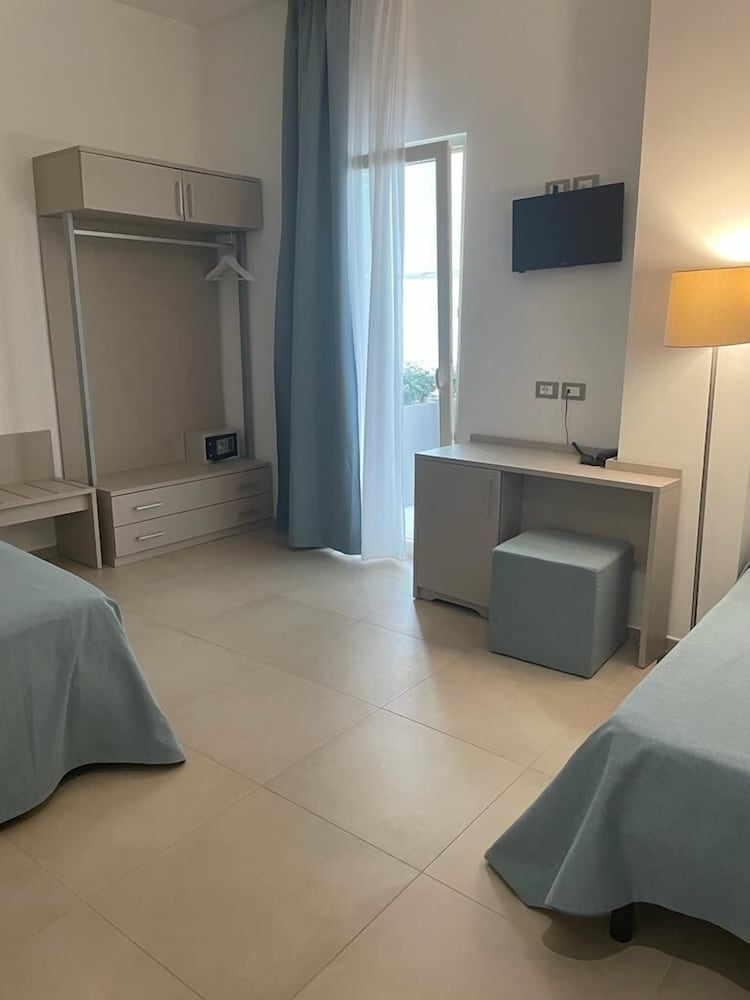 Basic Triple Room