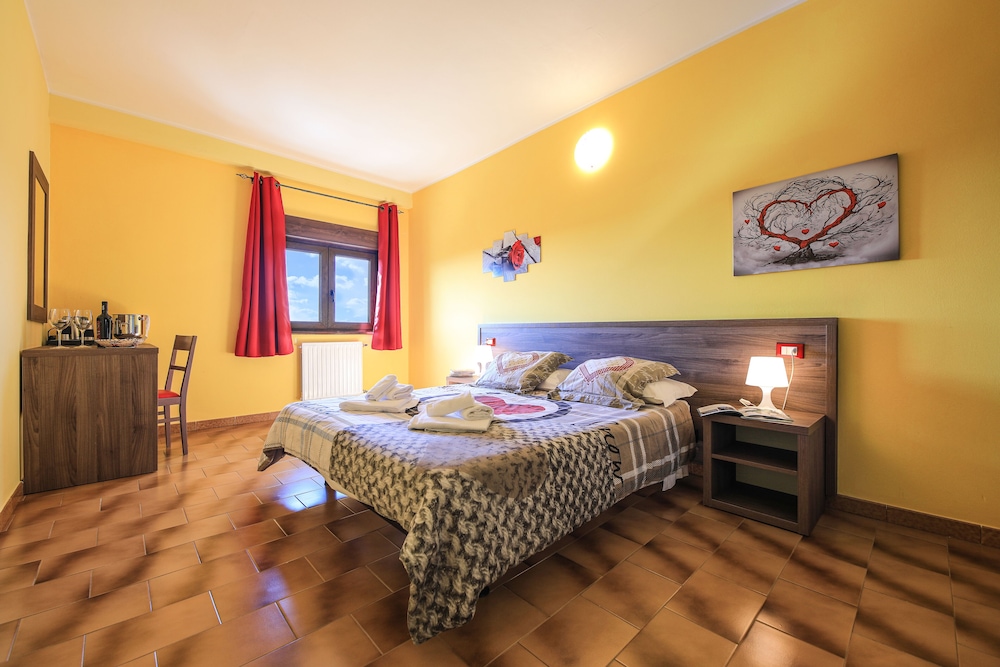 Family Suite, 2 Bedrooms, Private Bathroom, Mountain View