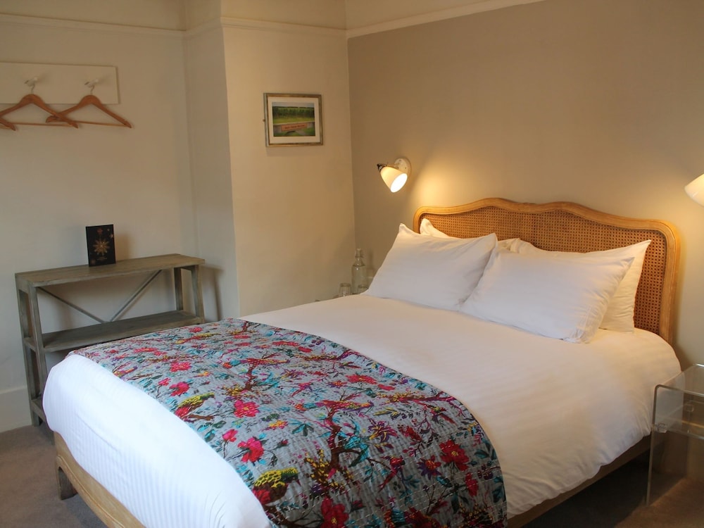 Deluxe Double Room, Ensuite (Standard Double) photo 2
